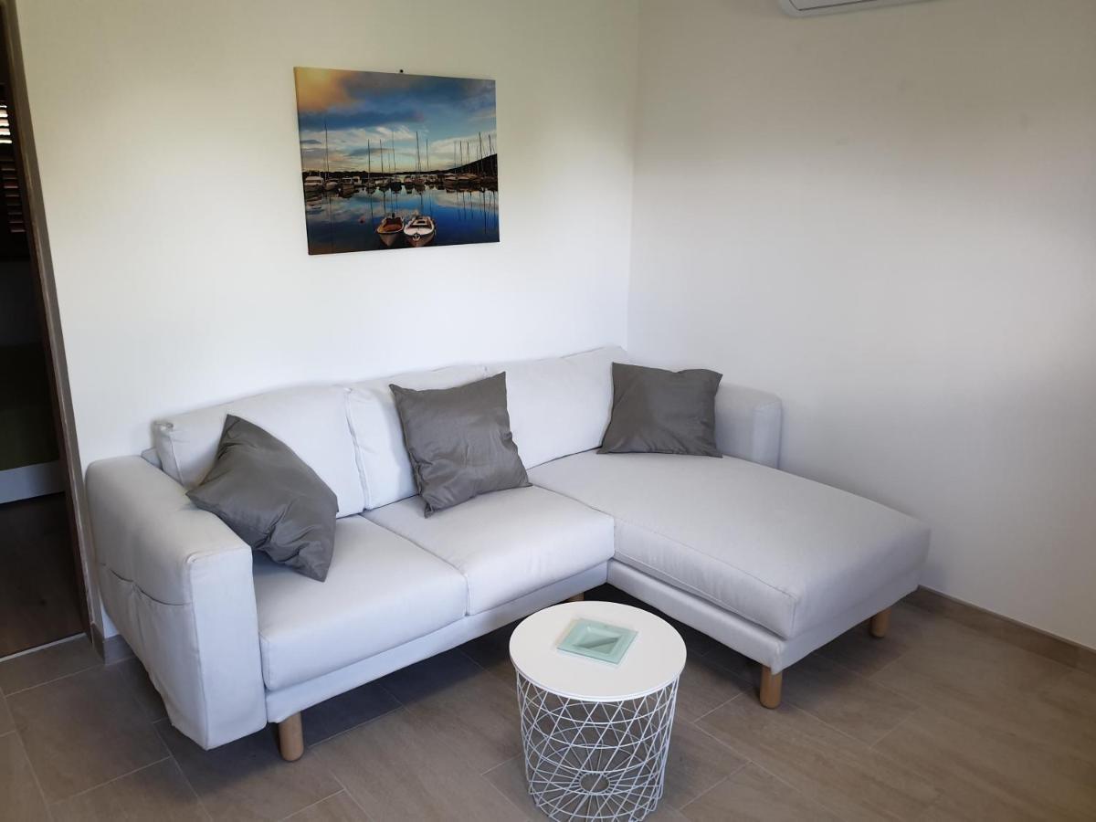 Apartments Stella Apsyrtides Osor Exterior photo